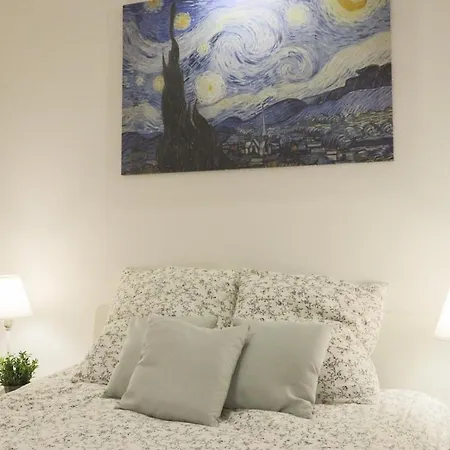 Apartment Oeuvres Francaises